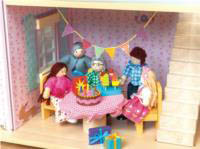 Le Toy Van  - Daisylane  - Party Time Set (dolls/furniture not included)