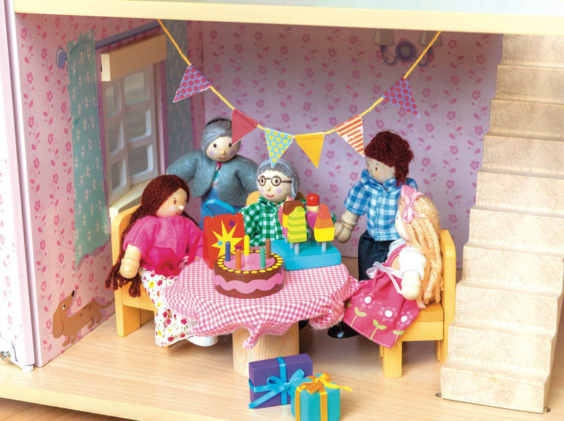 Le Toy Van  - Daisylane  - Party Time Set (dolls/furniture not included)