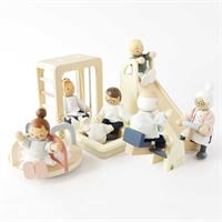 Le Toy Van Wooden Dolls House Outdoor Play Furniture 1