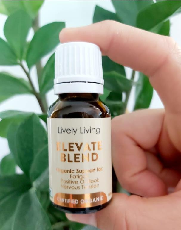 Lively Living 100% Certified Organic Essential Oil Elevate Blend