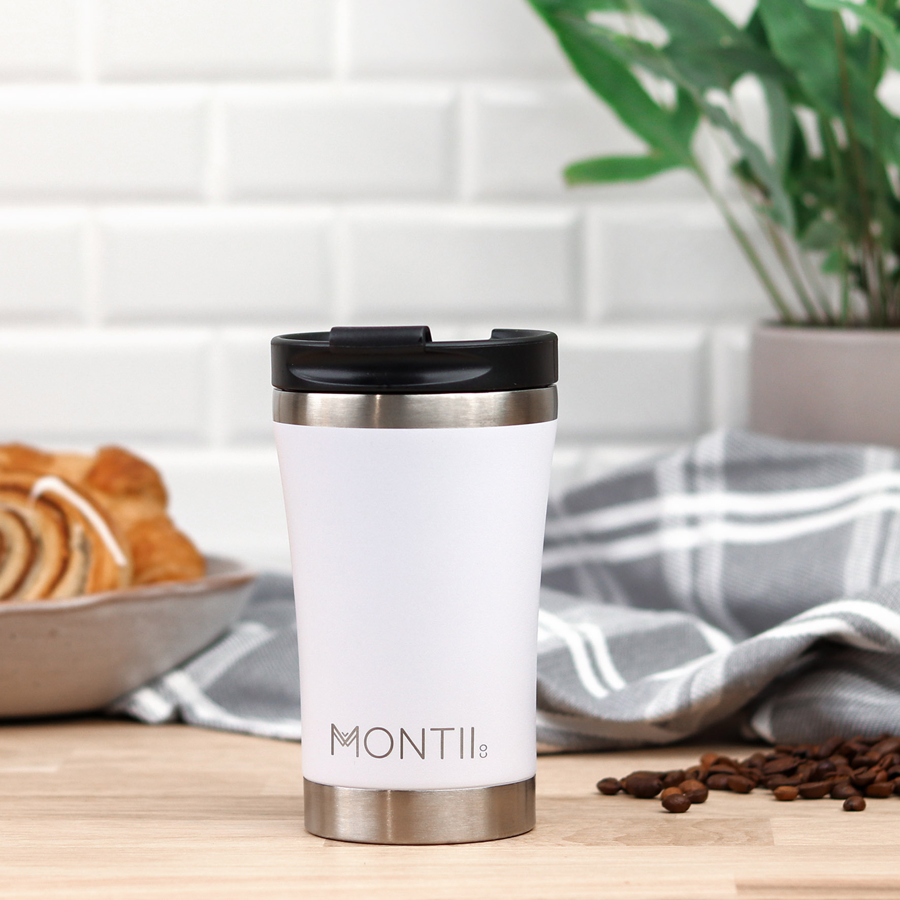White Coffee Cup Montiico